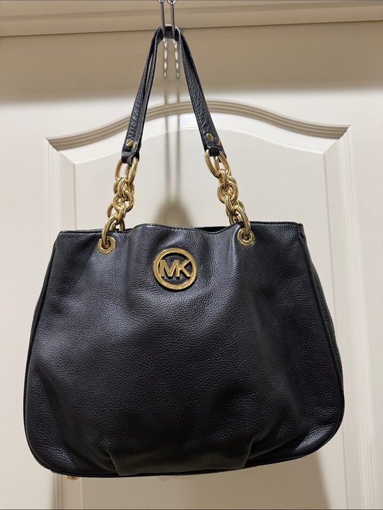 Michael Kors Handbags - Michael Kors "Fulton Chain" Pebbled Leather Shoulder Bag